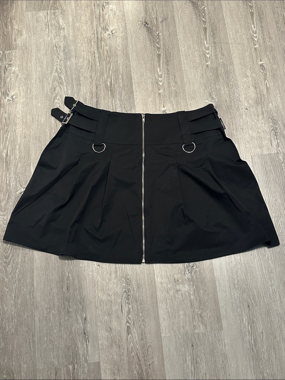 Black Zipper Mini Skirt With Silver Accents - 1X NWOT